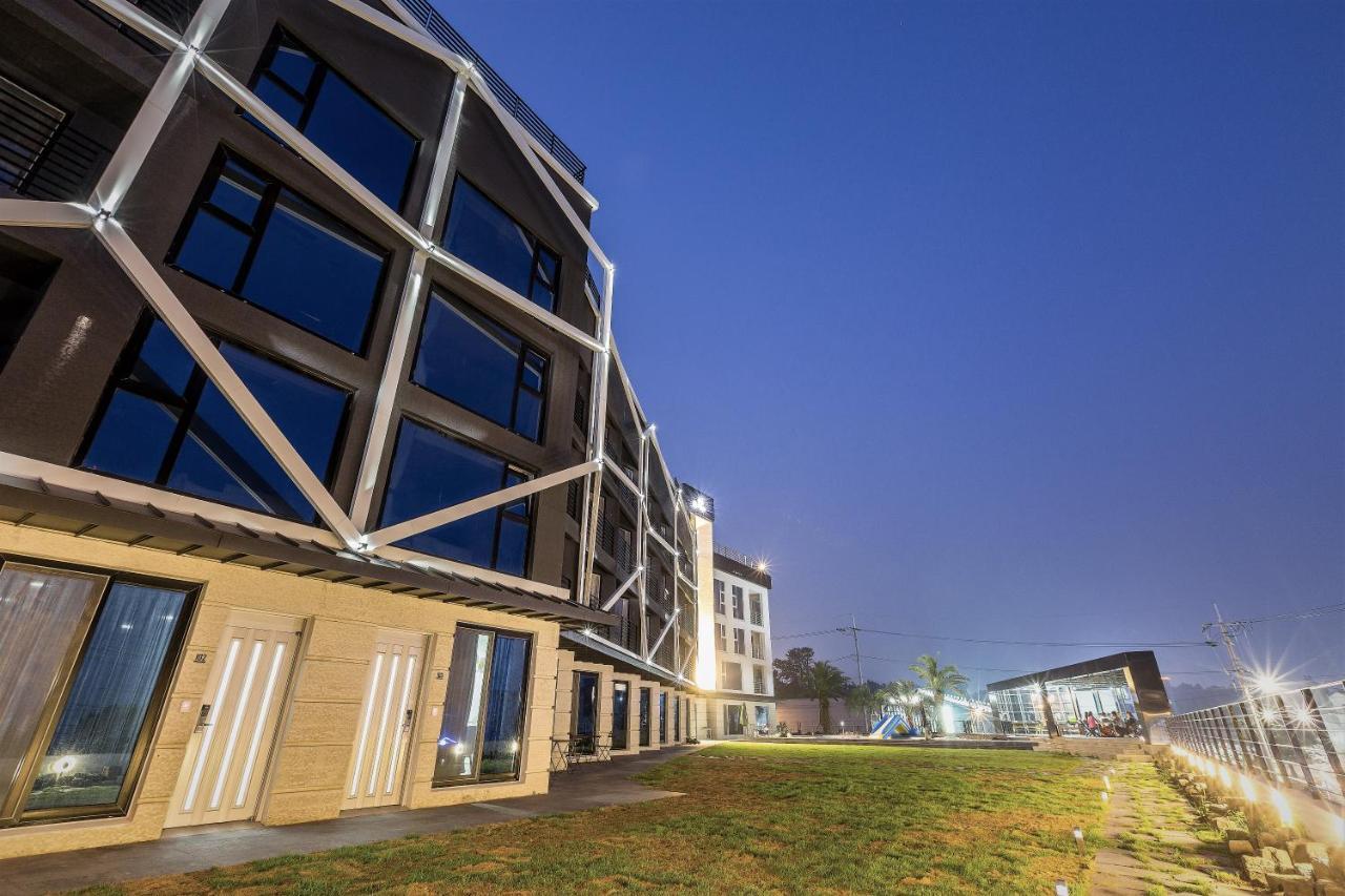 Gladsheim Hotel Seogwipo-stad Buitenkant foto